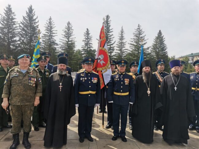 Настоятель собора принял участие в торжественной церемонии войсковой части города Орска.