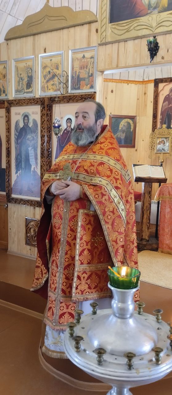 Литургия  храме воинской части.