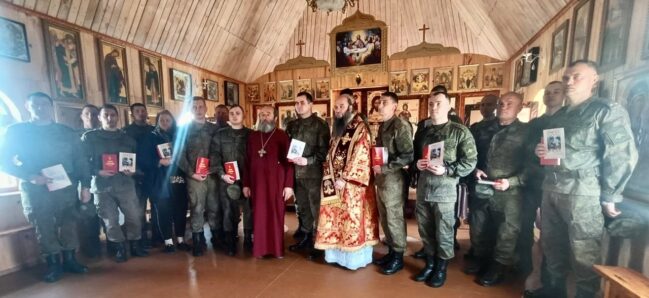 Архиерейская Литургия в храме воинской части.