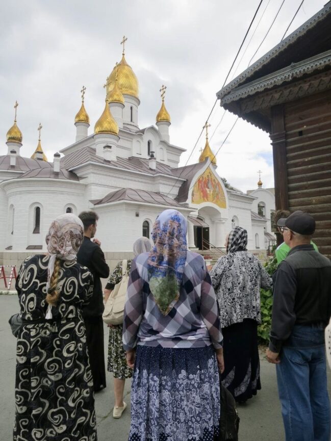 Орские художники посетили собор с экскурсией.